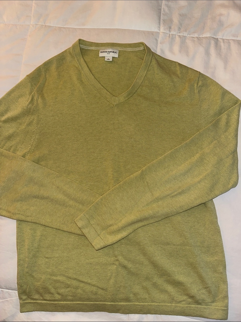 Banana Republic V-Neck Sweater 💚🌱🥝🥒